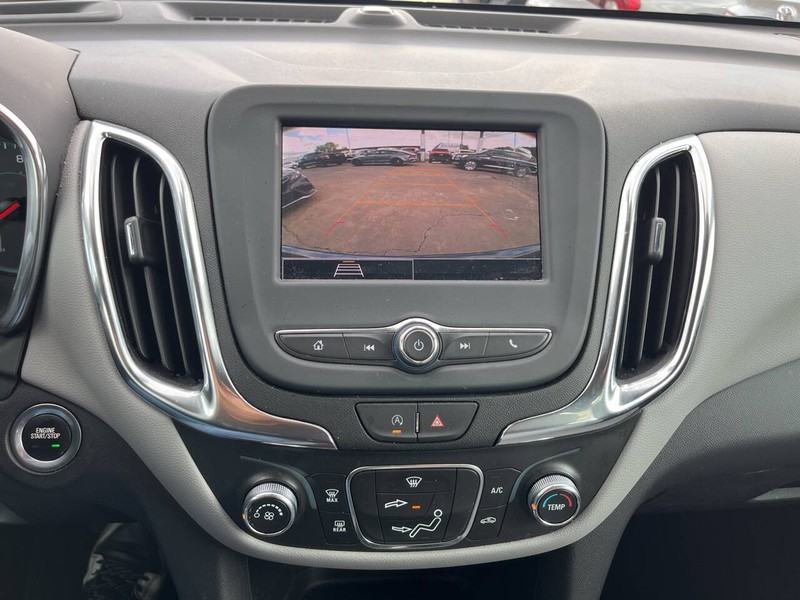 Chevrolet Equinox Vehicle Image 12