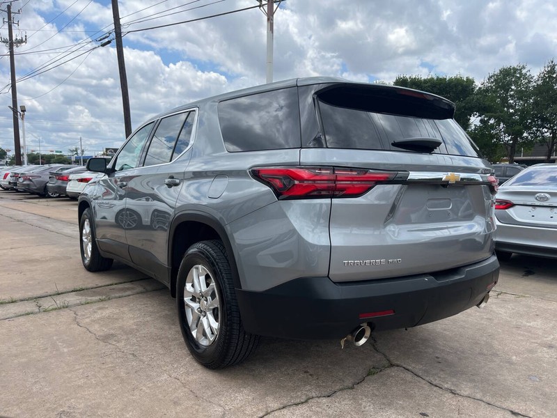 Chevrolet Traverse Vehicle Image 03