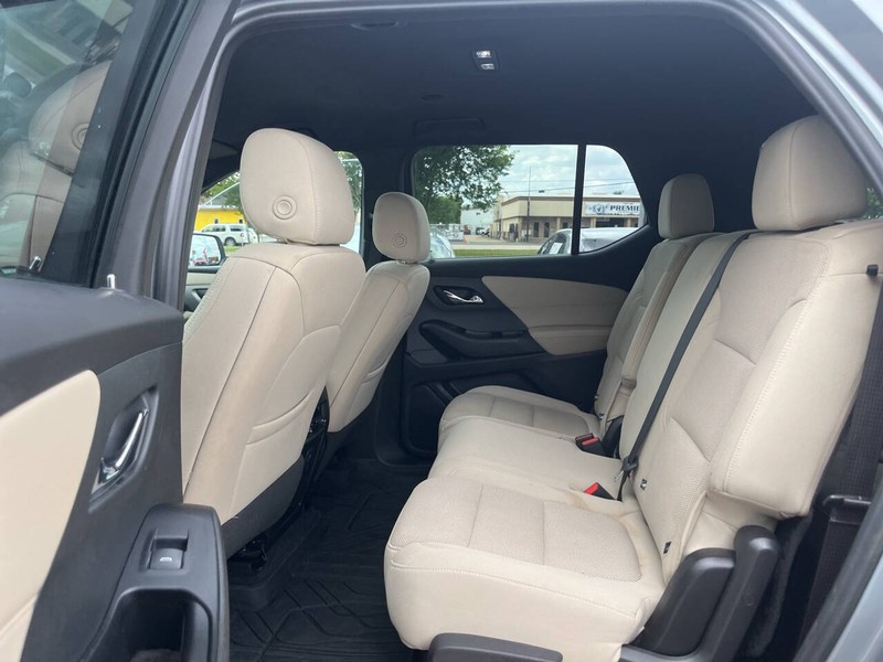 Chevrolet Traverse Vehicle Image 08
