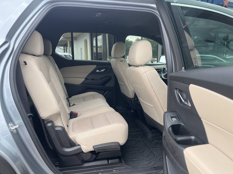 Chevrolet Traverse Vehicle Image 11