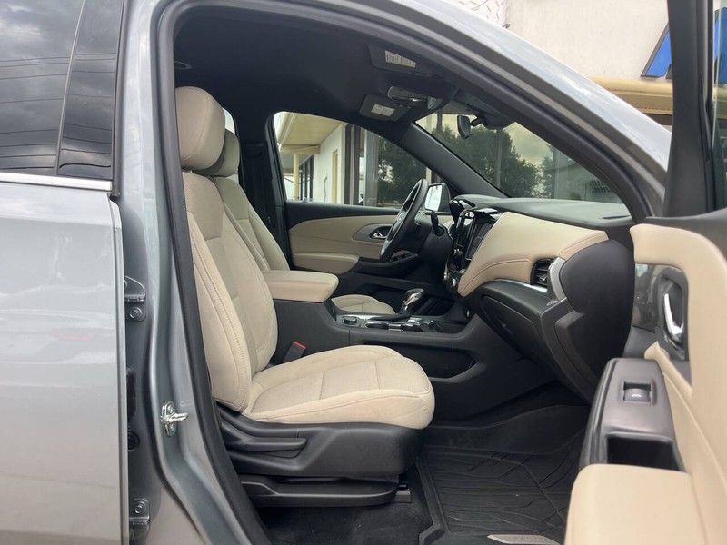 Chevrolet Traverse Vehicle Image 13