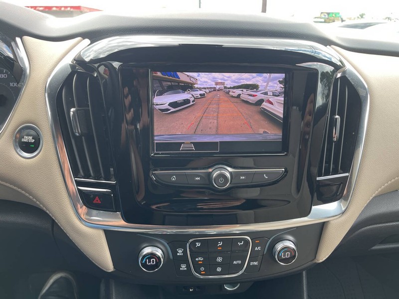 Chevrolet Traverse Vehicle Image 14