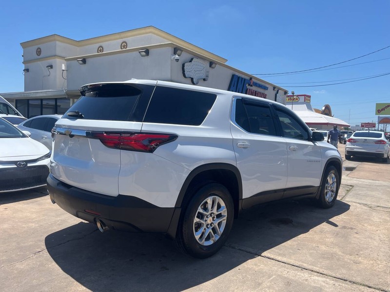 Chevrolet Traverse Vehicle Image 05