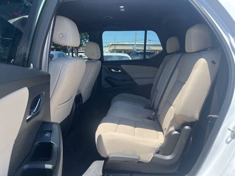 Chevrolet Traverse Vehicle Image 08
