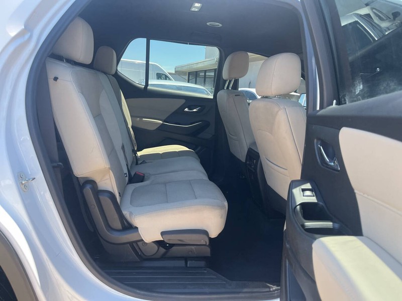 Chevrolet Traverse Vehicle Image 11