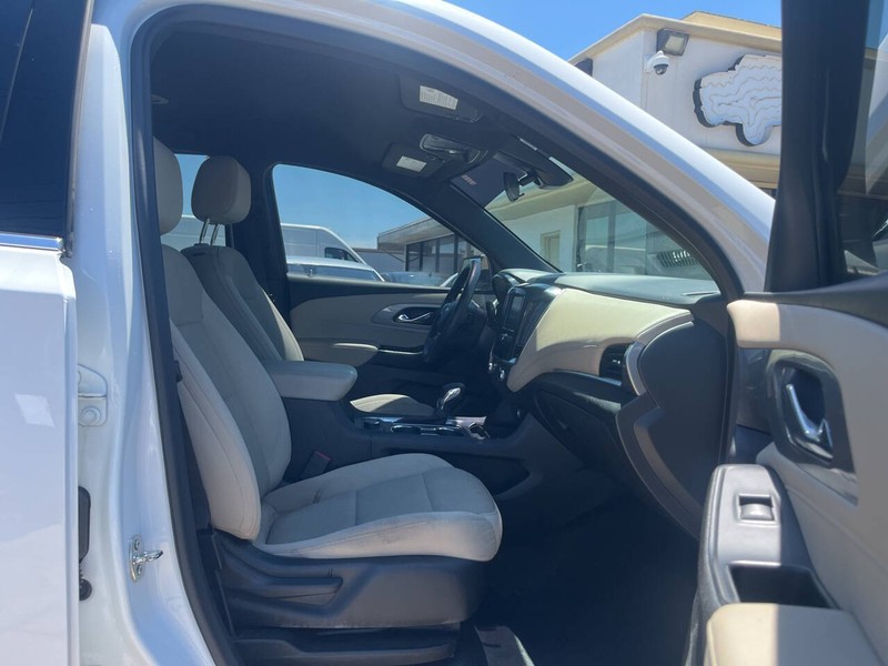 Chevrolet Traverse Vehicle Image 13
