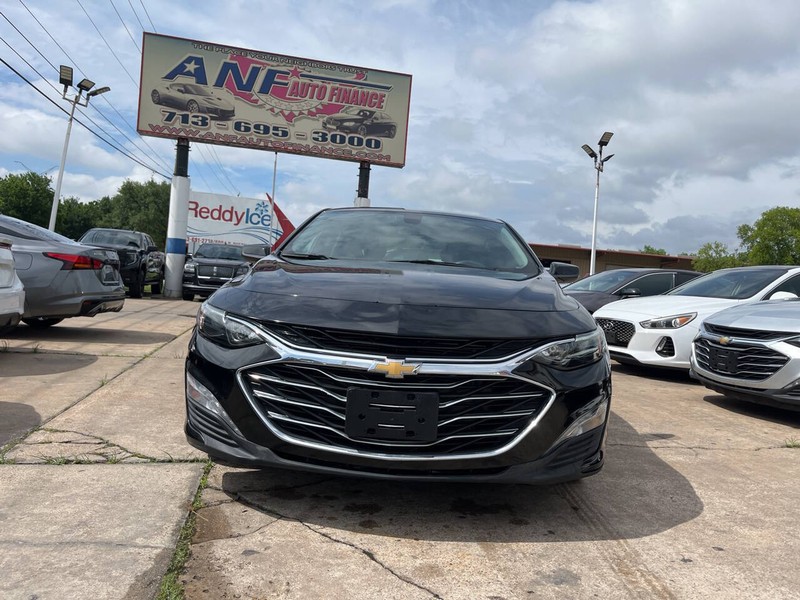 Chevrolet Malibu Vehicle Image 02