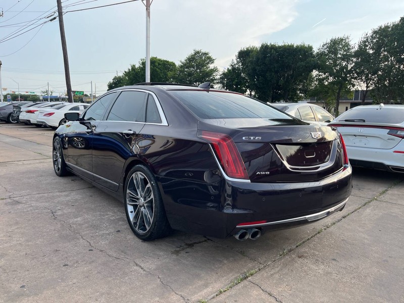Cadillac CT6 Vehicle Image 03