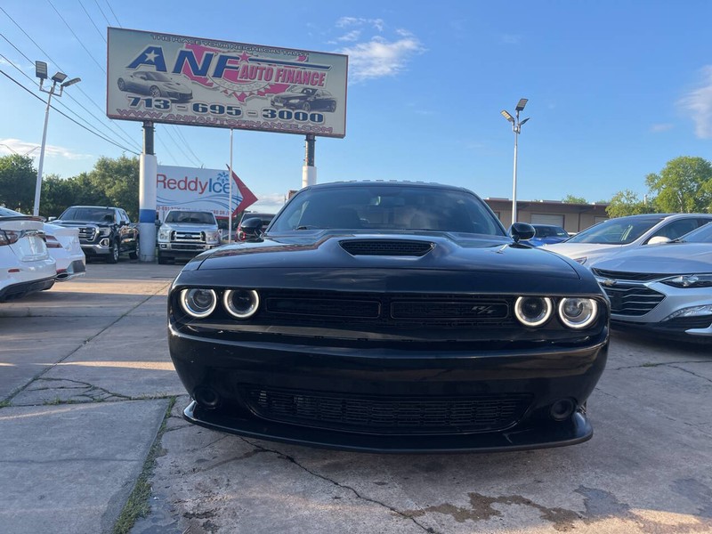 Dodge Challenger Vehicle Image 02