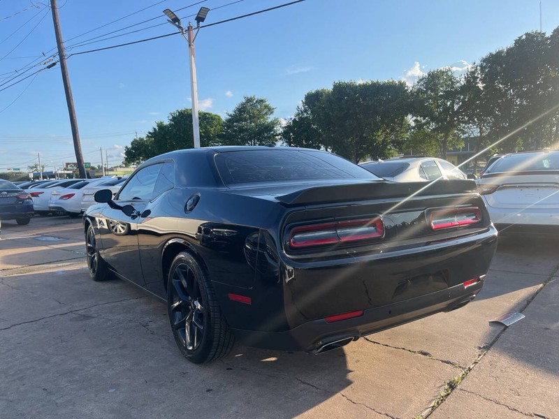 Dodge Challenger Vehicle Image 03