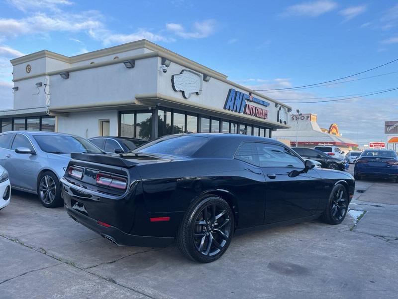 Dodge Challenger Vehicle Image 05