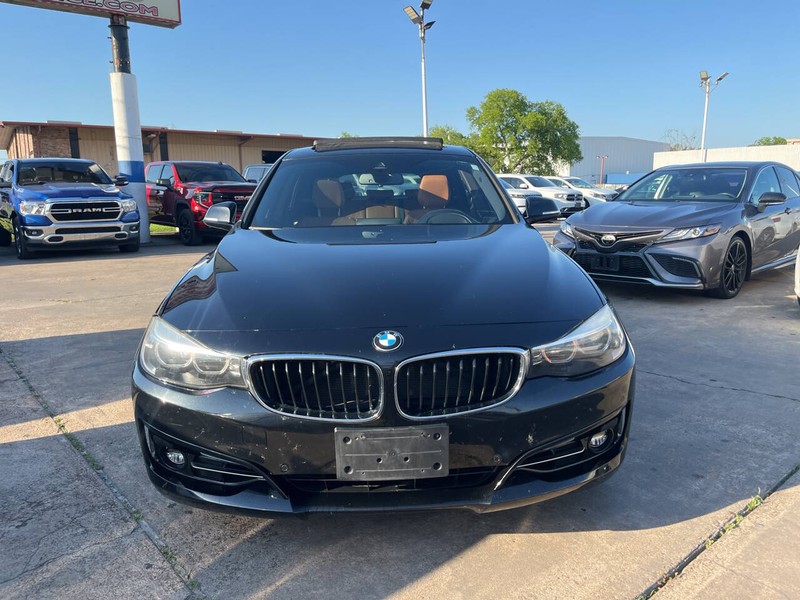 BMW 3 Series Vehicle Image 02