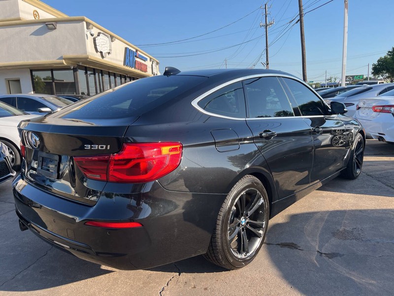 BMW 3 Series Vehicle Image 04