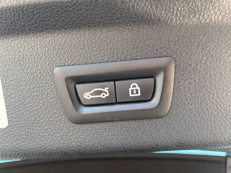 BMW 3 Series Vehicle Image 20