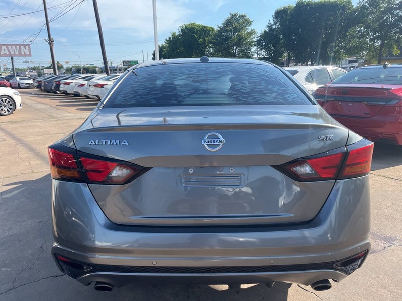 Nissan Altima Vehicle Image 06