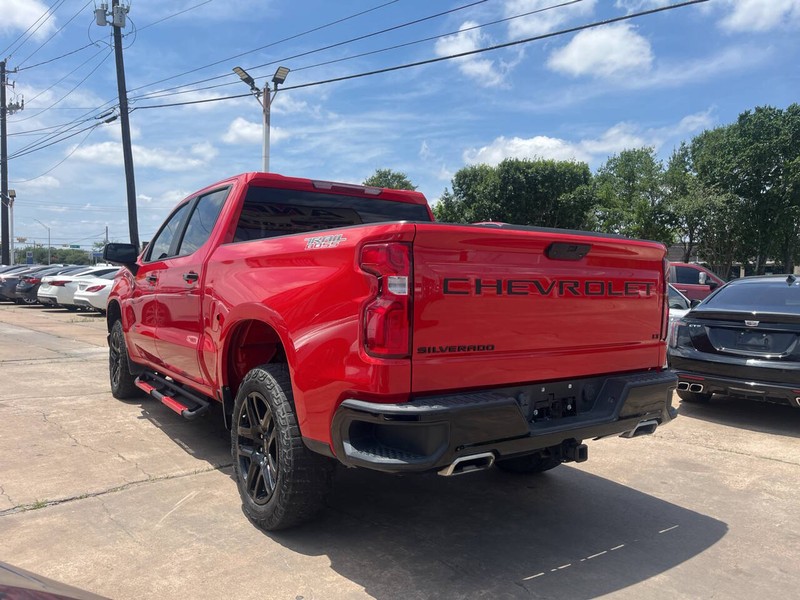 Chevrolet Silverado 1500 LTD Vehicle Image 03