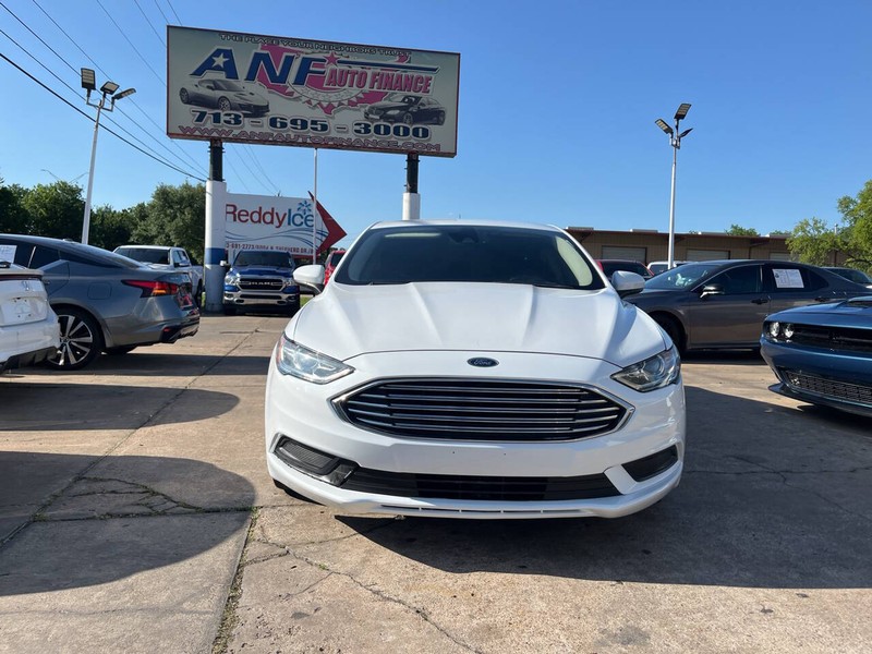 Ford Fusion Vehicle Image 02