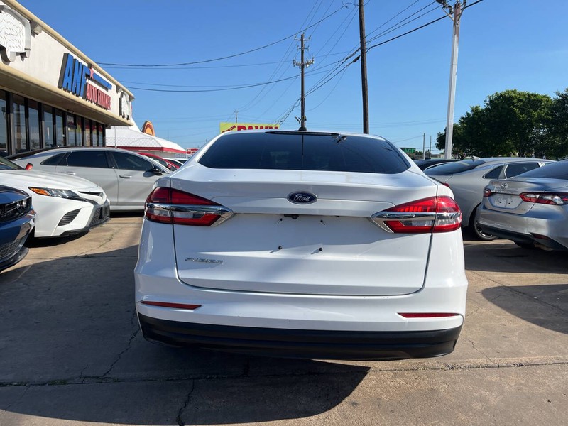 Ford Fusion Vehicle Image 04