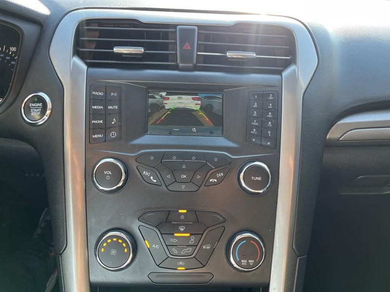 Ford Fusion Vehicle Image 11
