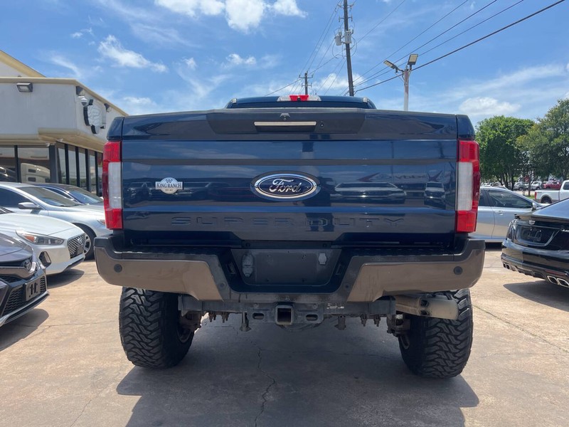 Ford Super Duty F-250 SRW Vehicle Image 04