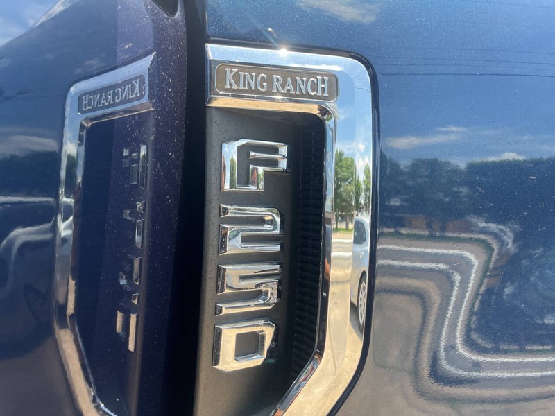 Ford Super Duty F-250 SRW Vehicle Image 12