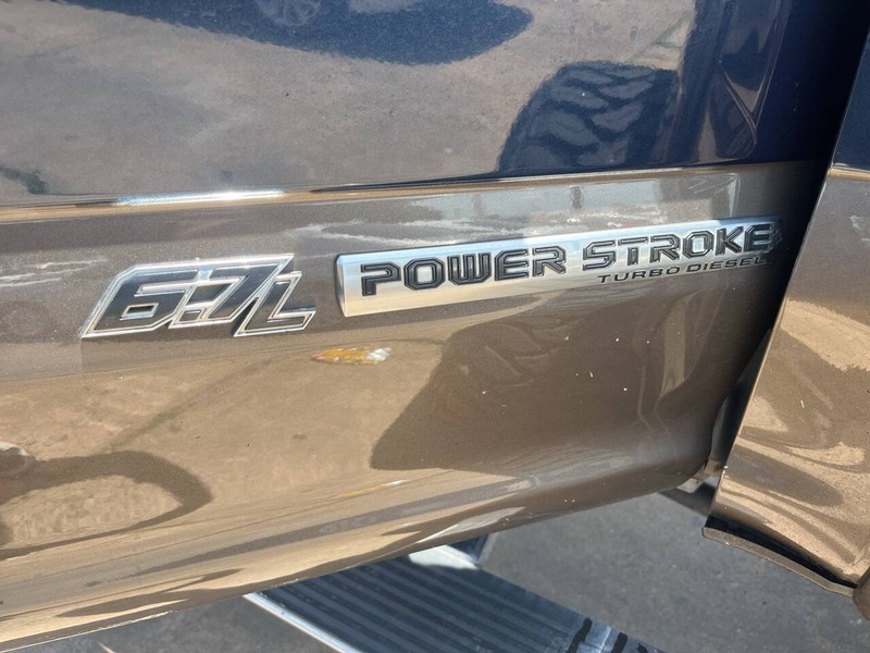 Ford Super Duty F-250 SRW Vehicle Image 13