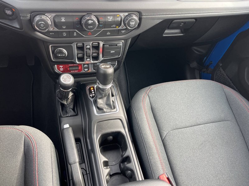 Jeep Wrangler Vehicle Image 18