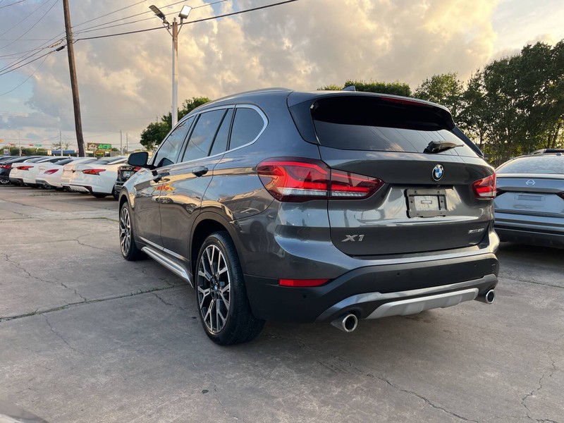 BMW X1 Vehicle Image 03