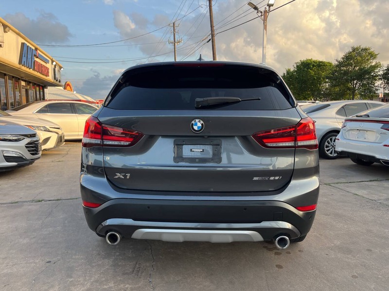 BMW X1 Vehicle Image 04