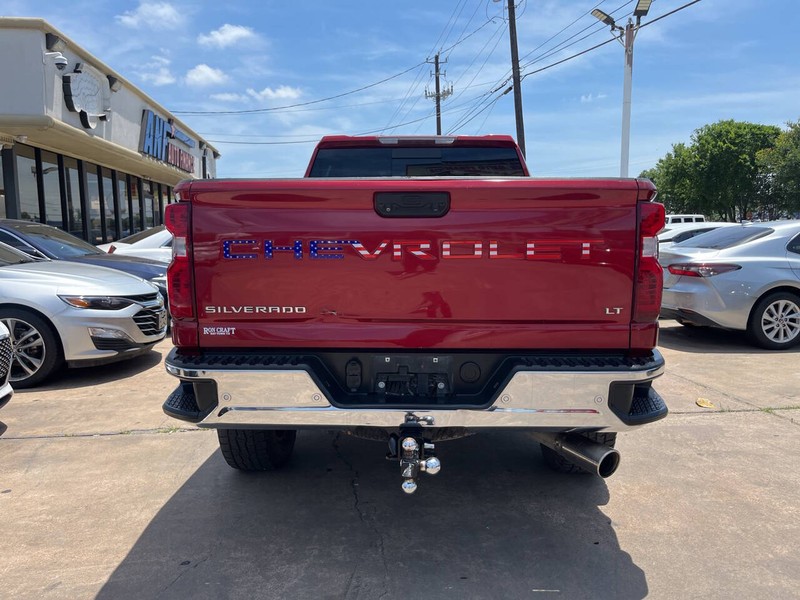 Chevrolet Silverado 2500HD Vehicle Image 04