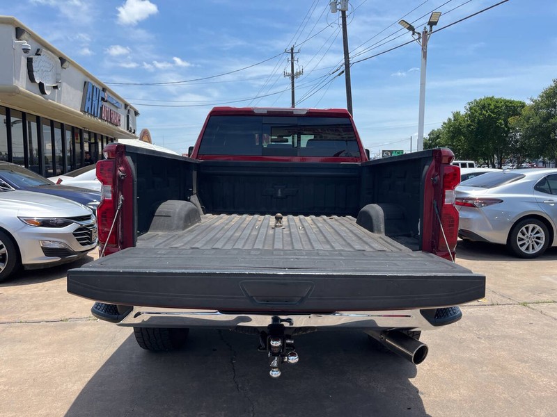 Chevrolet Silverado 2500HD Vehicle Image 09
