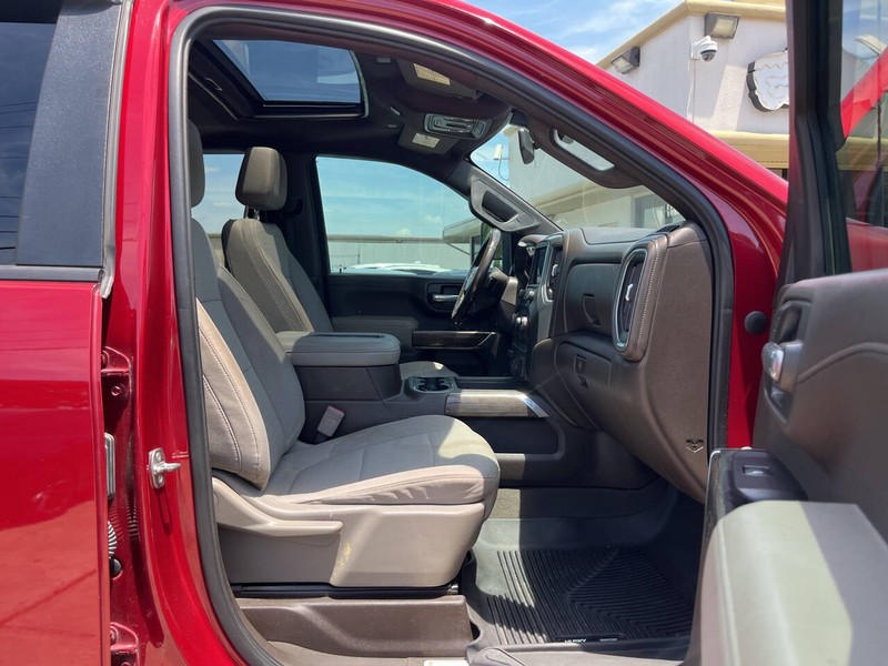 Chevrolet Silverado 2500HD Vehicle Image 11