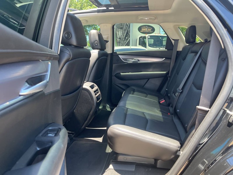 Cadillac XT5 Vehicle Image 08