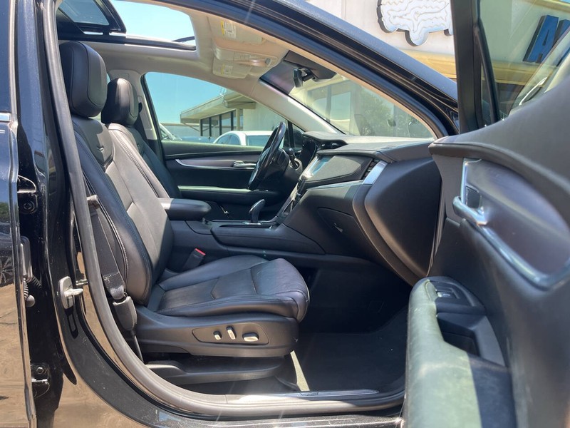 Cadillac XT5 Vehicle Image 11