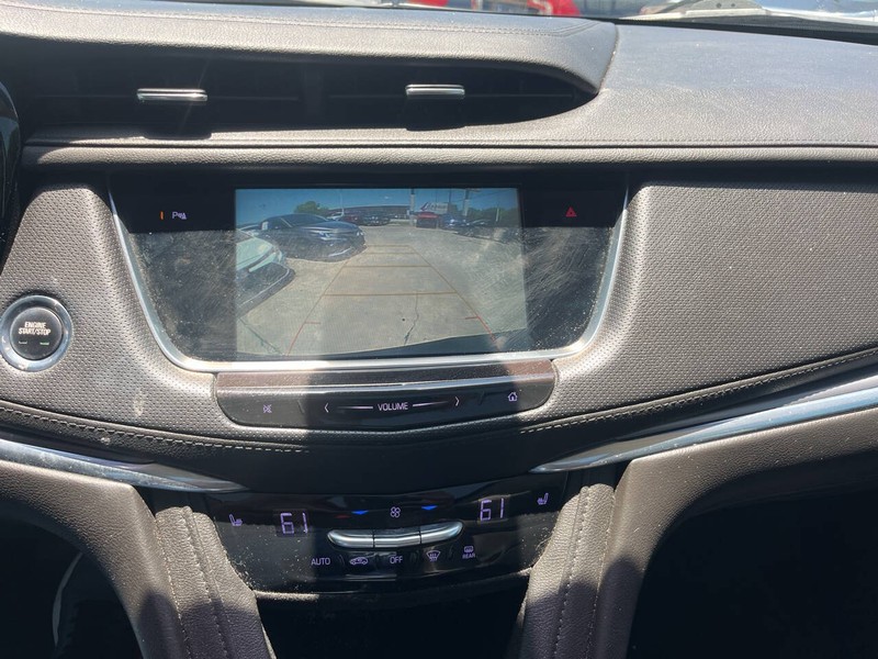 Cadillac XT5 Vehicle Image 12