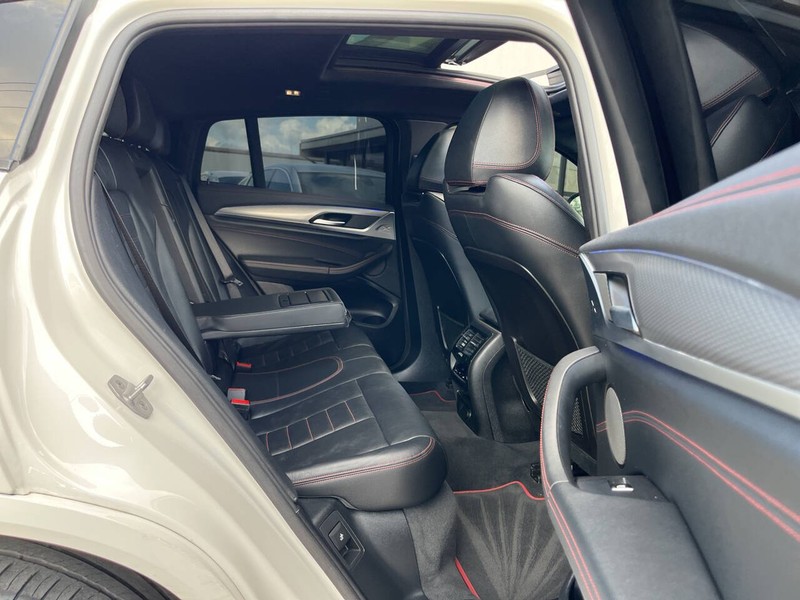 BMW X4 Vehicle Image 10
