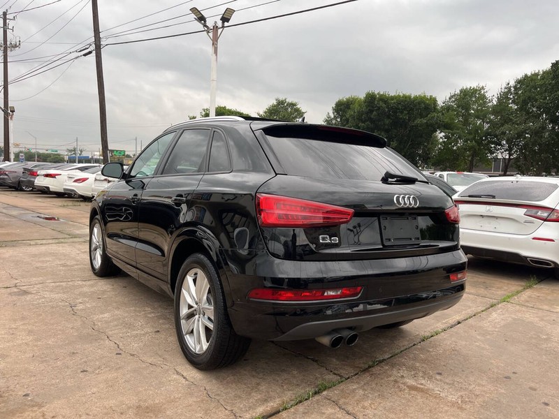 Audi Q3 Vehicle Image 03