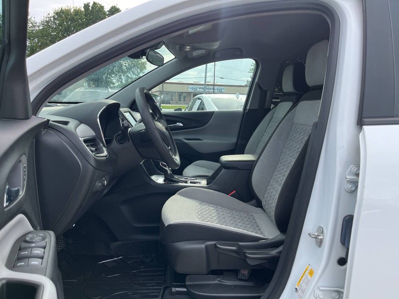 Chevrolet Equinox Vehicle Image 07