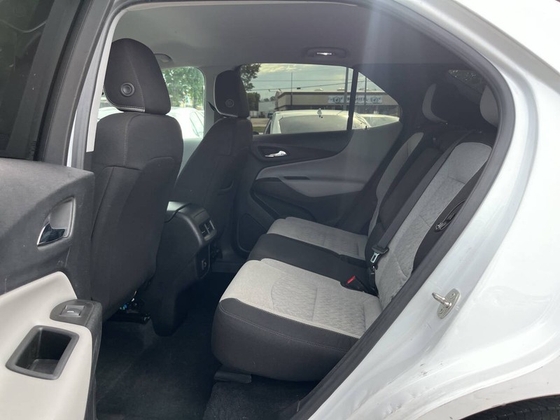 Chevrolet Equinox Vehicle Image 08