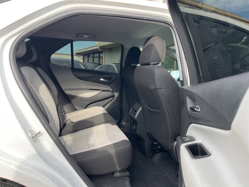 Chevrolet Equinox Vehicle Image 10