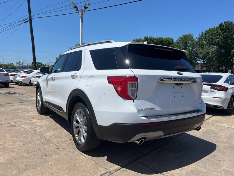 Ford Explorer Vehicle Image 03