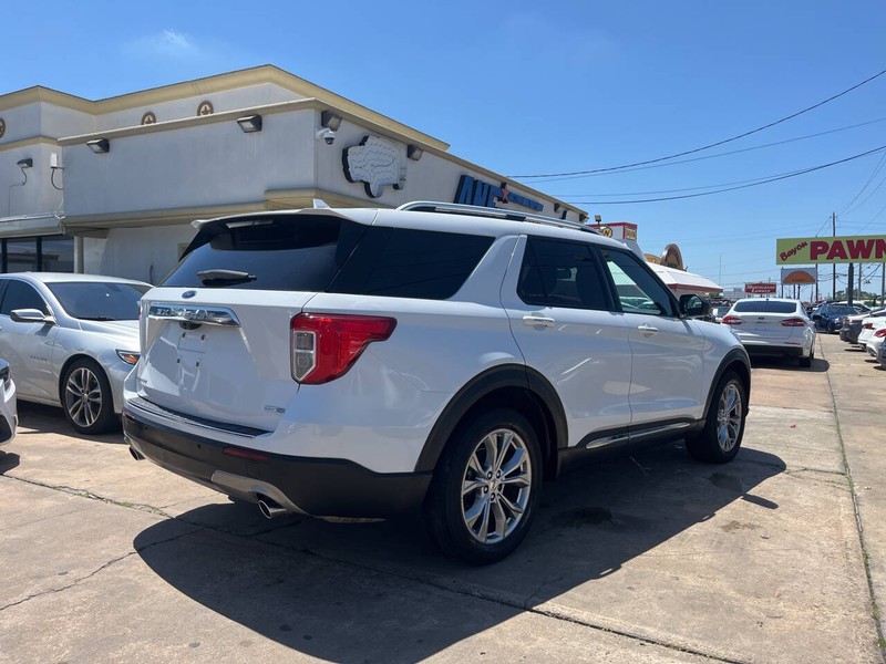 Ford Explorer Vehicle Image 05