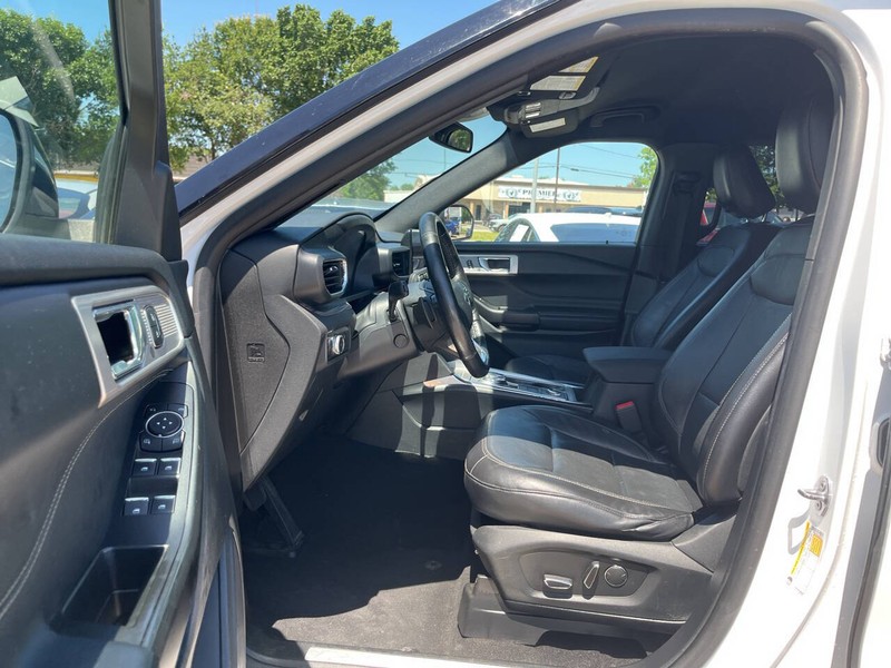 Ford Explorer Vehicle Image 07