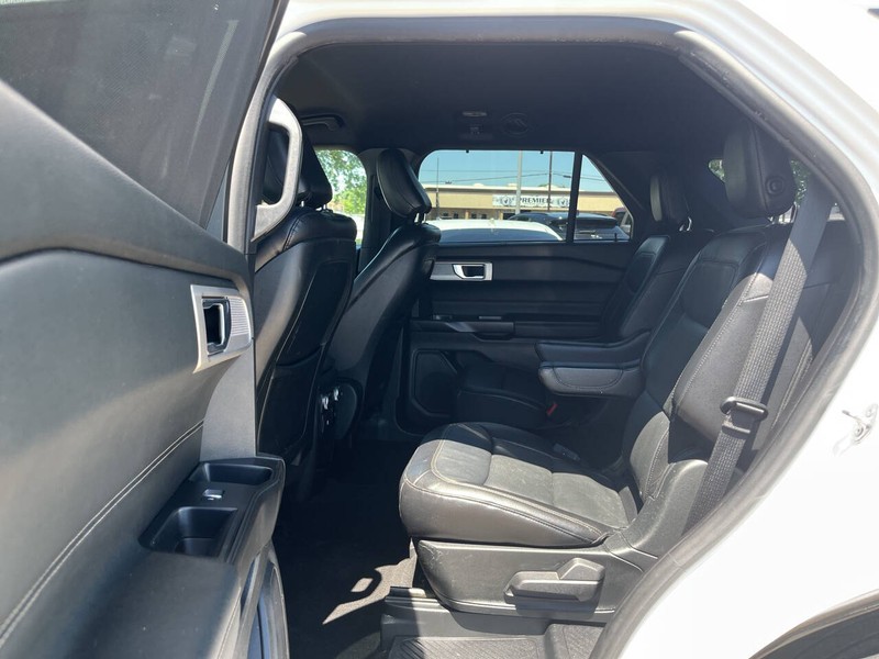 Ford Explorer Vehicle Image 08