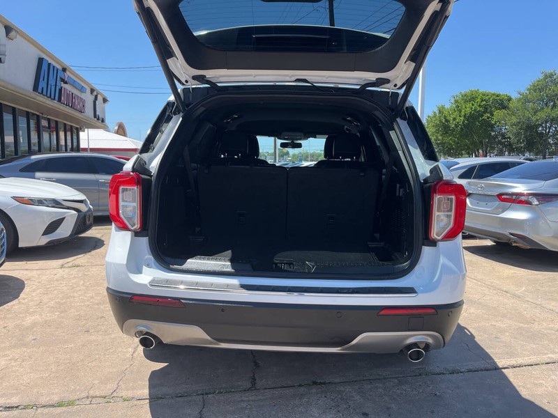 Ford Explorer Vehicle Image 10