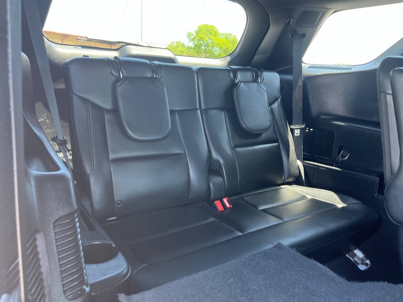 Ford Explorer Vehicle Image 12