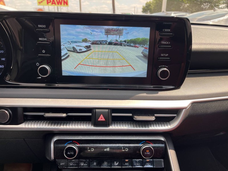 Kia K5 Vehicle Image 12