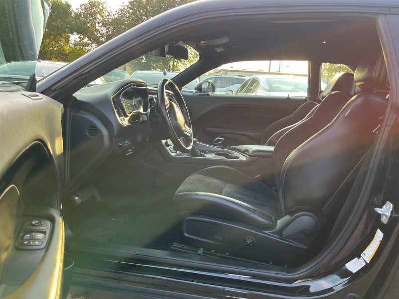 Dodge Challenger Vehicle Image 07