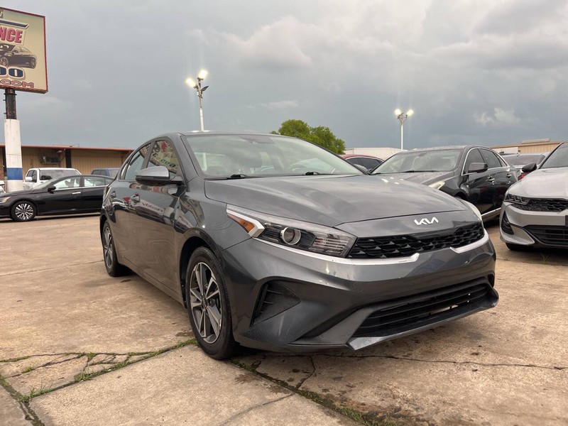 Kia Forte Vehicle Image 06