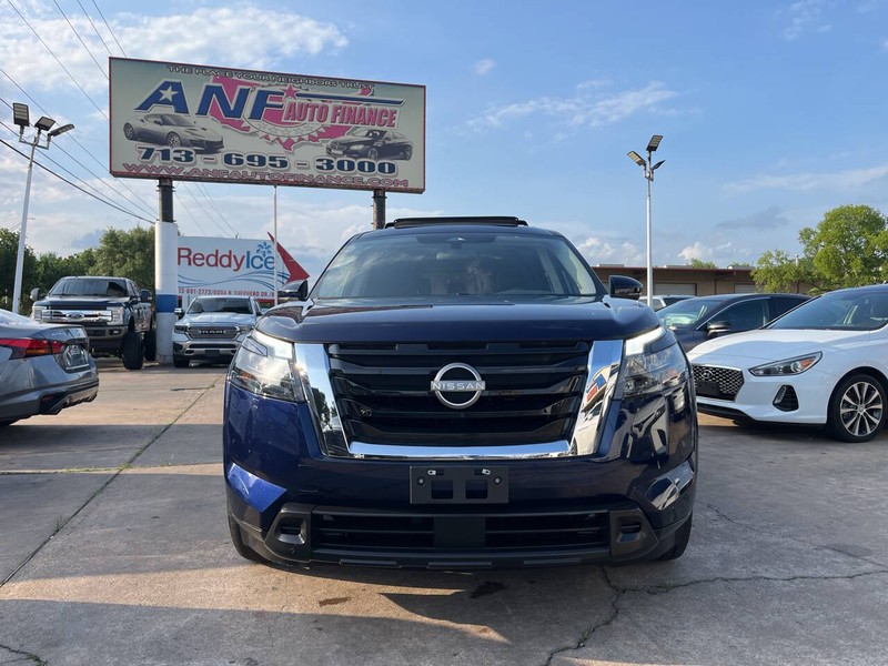 Nissan Pathfinder Vehicle Image 02